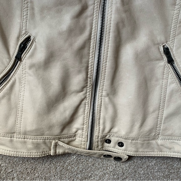 Women's Gorgeous Leather Jacket, purchased in Italy**** - Picture 14 of 15